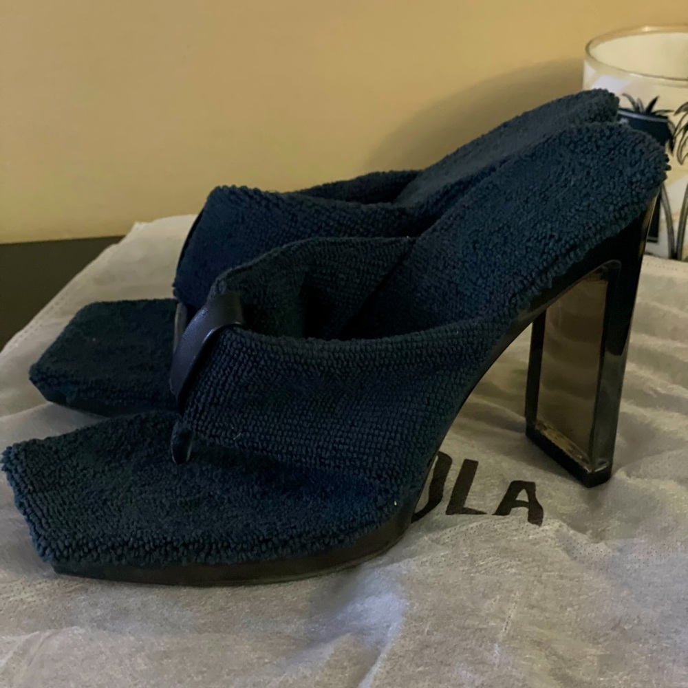 New never worn Miss Lola Shoes Size 5